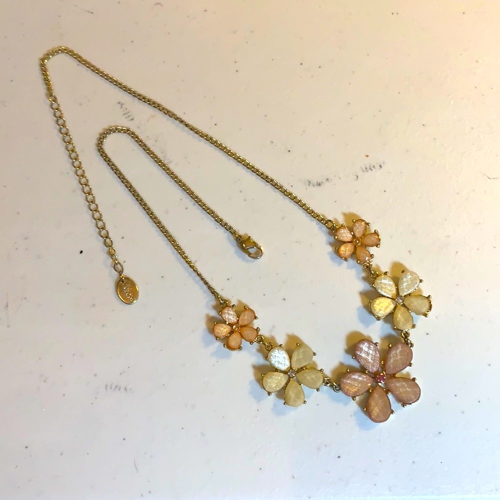 🏆BOGO Claires floral iridescent stones necklace
